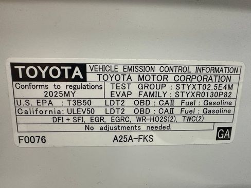 Used 2025 Toyota RAV4 XLE AWD/4WD image 68