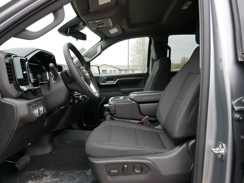 New 2026 GMC Sierra 1500 SLE w/ X31 Off-Road Package AWD/4WD image 11