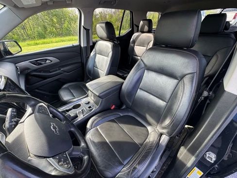 Used 2021 Chevrolet Traverse RS w/ LPO, Floor Liner Package image 9