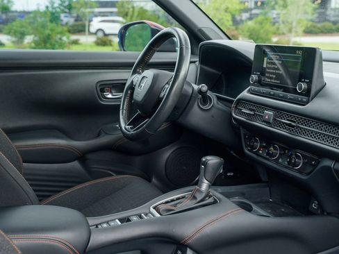Used 2023 Honda HR-V Sport image 12