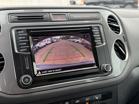 Used 2017 Volkswagen Tiguan S FWD image 11
