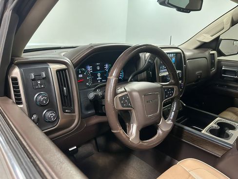 Used 2018 GMC Sierra 1500 Denali w/ Denali Ultimate Package image 3