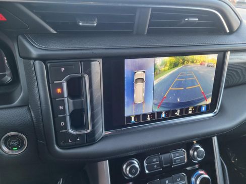 Used 2022 GMC Yukon XL Denali AWD/4WD image 19