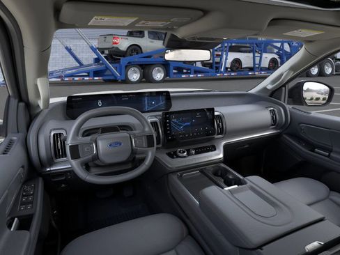 New 2026 Ford Expedition Active image 32