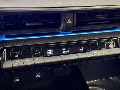 Used 2025 Toyota Prius XLE image 16