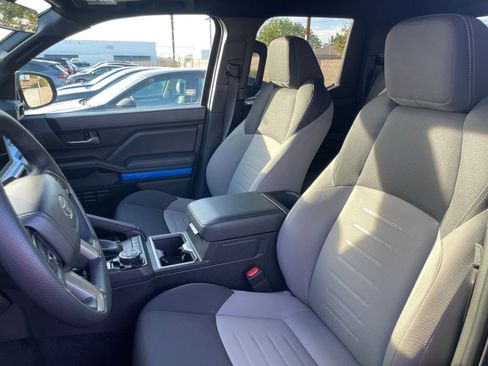 Used 2025 Toyota Tacoma TRD Off-Road image 36