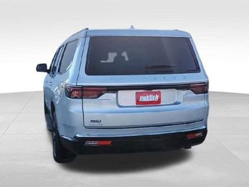 Used 2023 Jeep Wagoneer Series III w/ Convenience Group I image 7