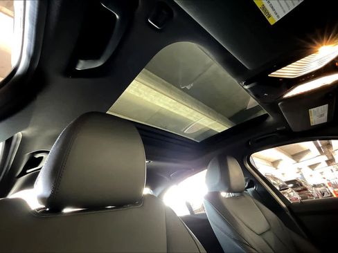 Used 2019 BMW 330i Sedan w/ Convenience Package image 13