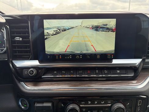 Used 2024 Chevrolet Silverado 1500 LT image 9