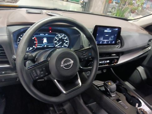 Used 2023 Nissan Rogue SV AWD/4WD image 3