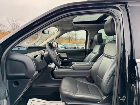 Used 2025 Ford Expedition Max Active AWD/4WD image 26
