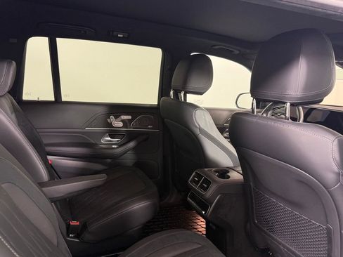 Used 2025 Mercedes-Benz GLS 63 AMG 4MATIC image 17