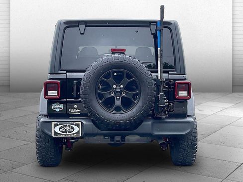Used 2022 Jeep Wrangler Sport AWD/4WD image 3