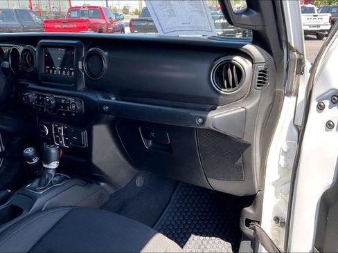 Used 2023 Jeep Gladiator Sport AWD/4WD image 16
