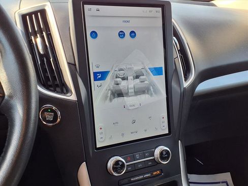 Used 2024 Ford Edge SEL image 7