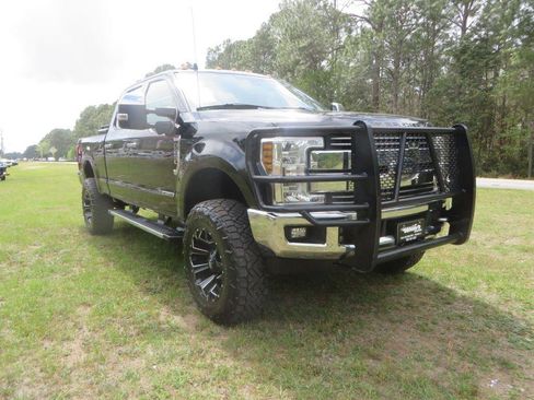 Used 2019 Ford F250 Lariat w/ Lariat Ultimate Package AWD/4WD image 4