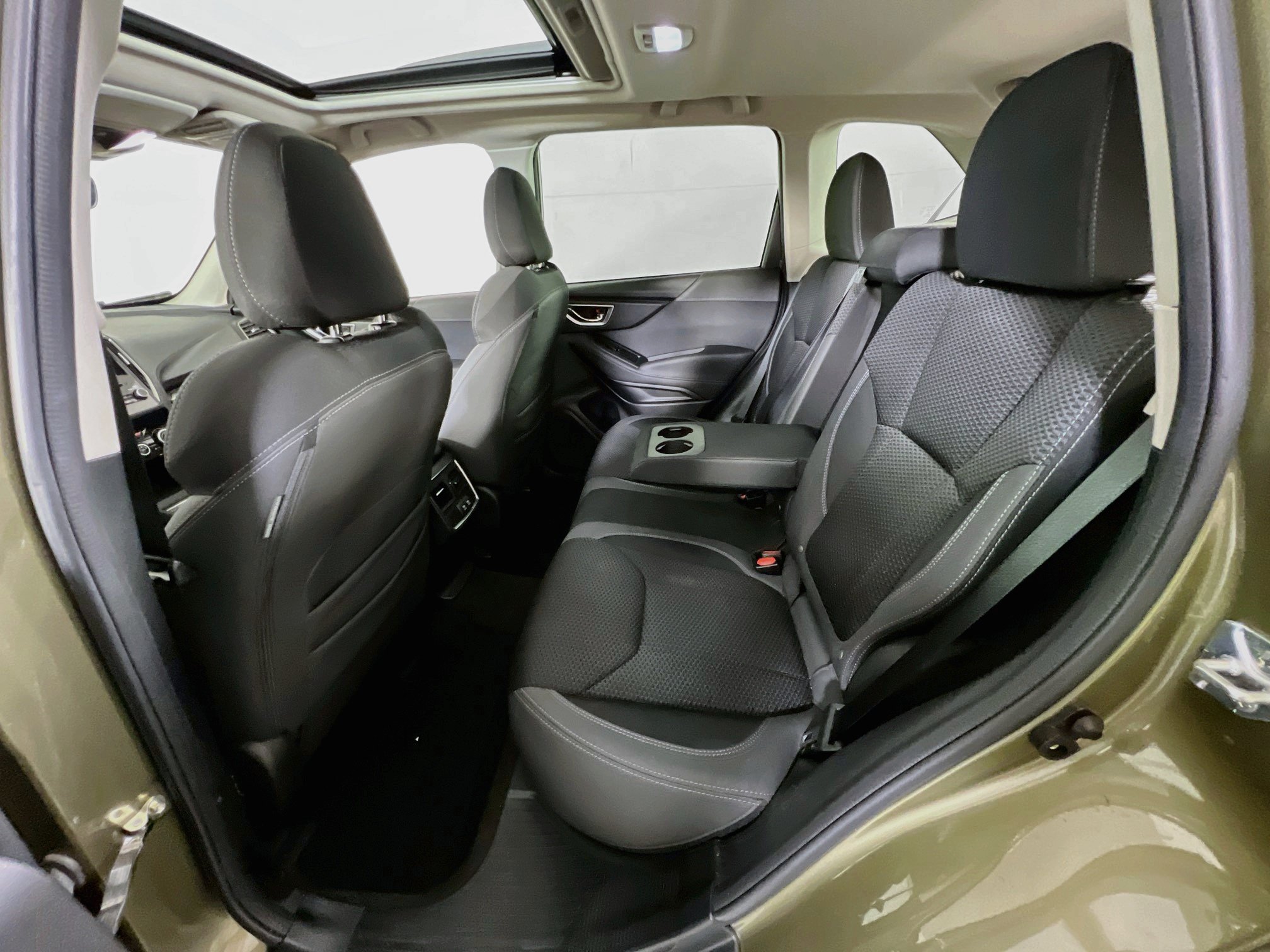Used 2023 Subaru Forester Premium AWD/4WD image 24