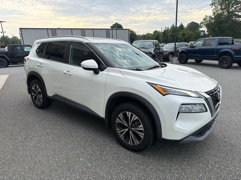 Used 2023 Nissan Rogue SV w/ SV Premium B Package FWD image 11