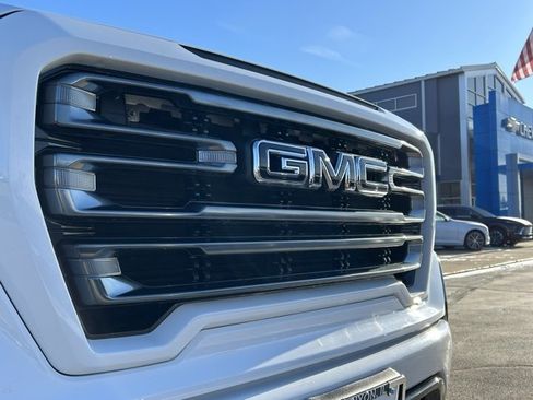 Certified 2022 GMC Sierra 1500 AT4 w/ AT4 Preferred Package image 2