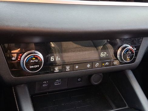 Used 2022 Mitsubishi Outlander SE AWD/4WD image 16