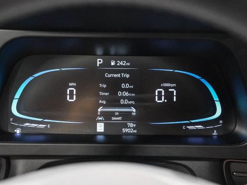 Used 2025 Hyundai Elantra Sport FWD image 24