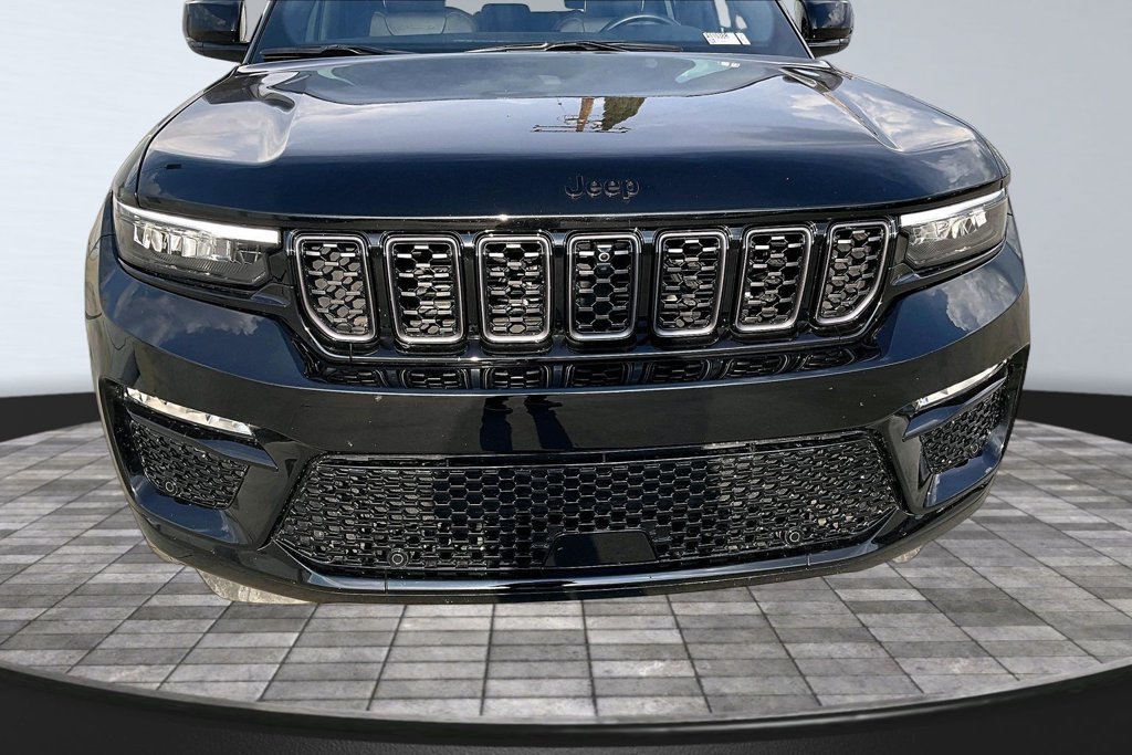 Used 2025 Jeep Grand Cherokee Summit w/ Obsidian Package AWD/4WD image 29
