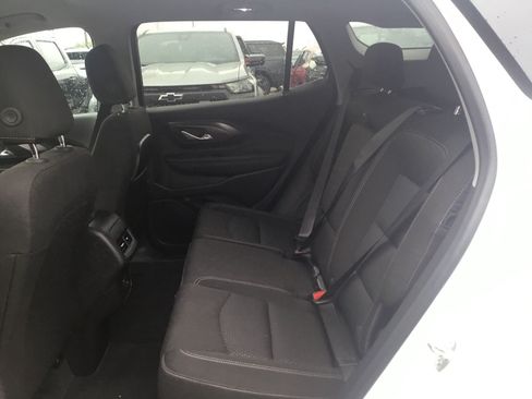 Used 2024 GMC Terrain SLE w/ Driver Convenience Package FWD image 10