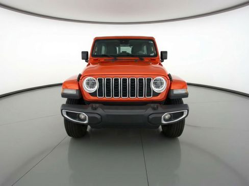 Used 2025 Jeep Wrangler Sahara image 2