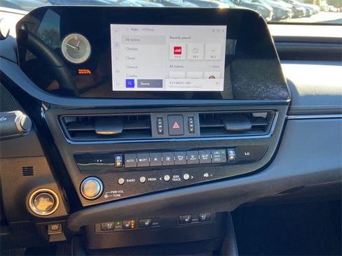 Certified 2023 Lexus ES 350 w/ Premium Package image 19