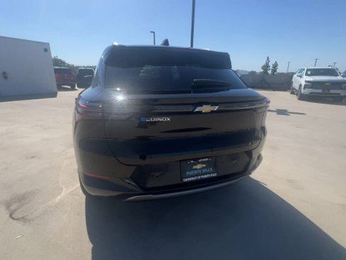 Used 2025 Chevrolet Equinox EV LT w/ Convenience Package image 7