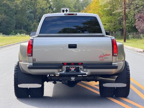 Used 1999 Chevrolet Silverado 3500 4x4 Crew Cab w/ Preferred Equipment Group 3 image 11