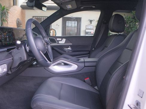 Used 2025 Mercedes-Benz GLE 450e 4MATIC image 12