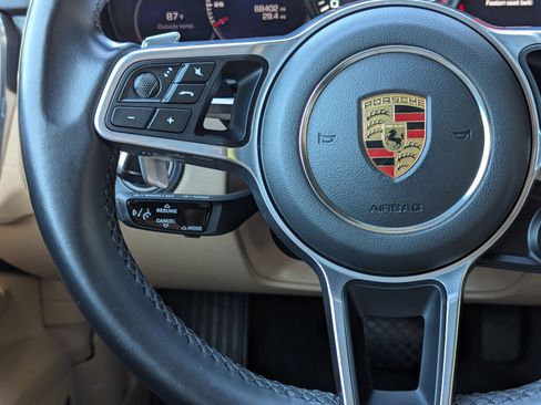 Used 2021 Porsche Cayenne Coupe image 21