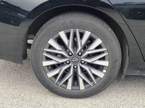 Used 2025 Nissan Altima 2.5 SV FWD image 5