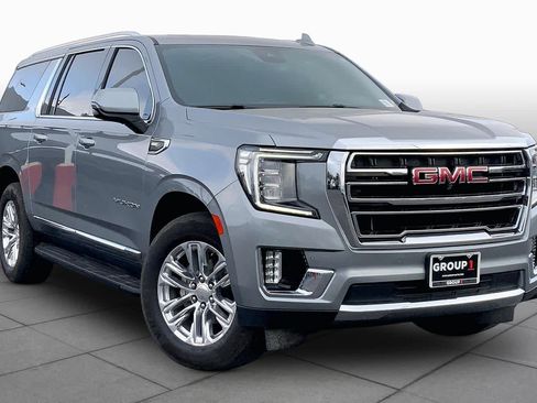 Used 2023 GMC Yukon XL SLT w/ SLT Premium Package AWD/4WD image 3