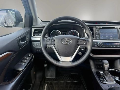 Used 2018 Toyota Highlander Limited Platinum AWD/4WD image 43