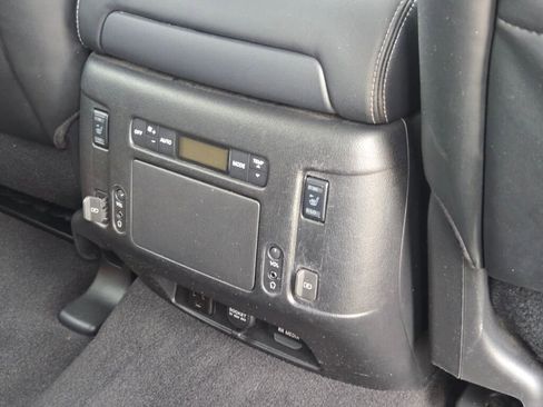 Used 2019 Nissan Armada Platinum w/ Captain's Chairs Package image 11