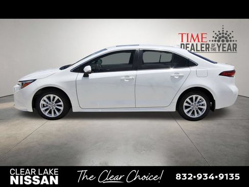 Used 2024 Toyota Corolla XLE FWD image 4