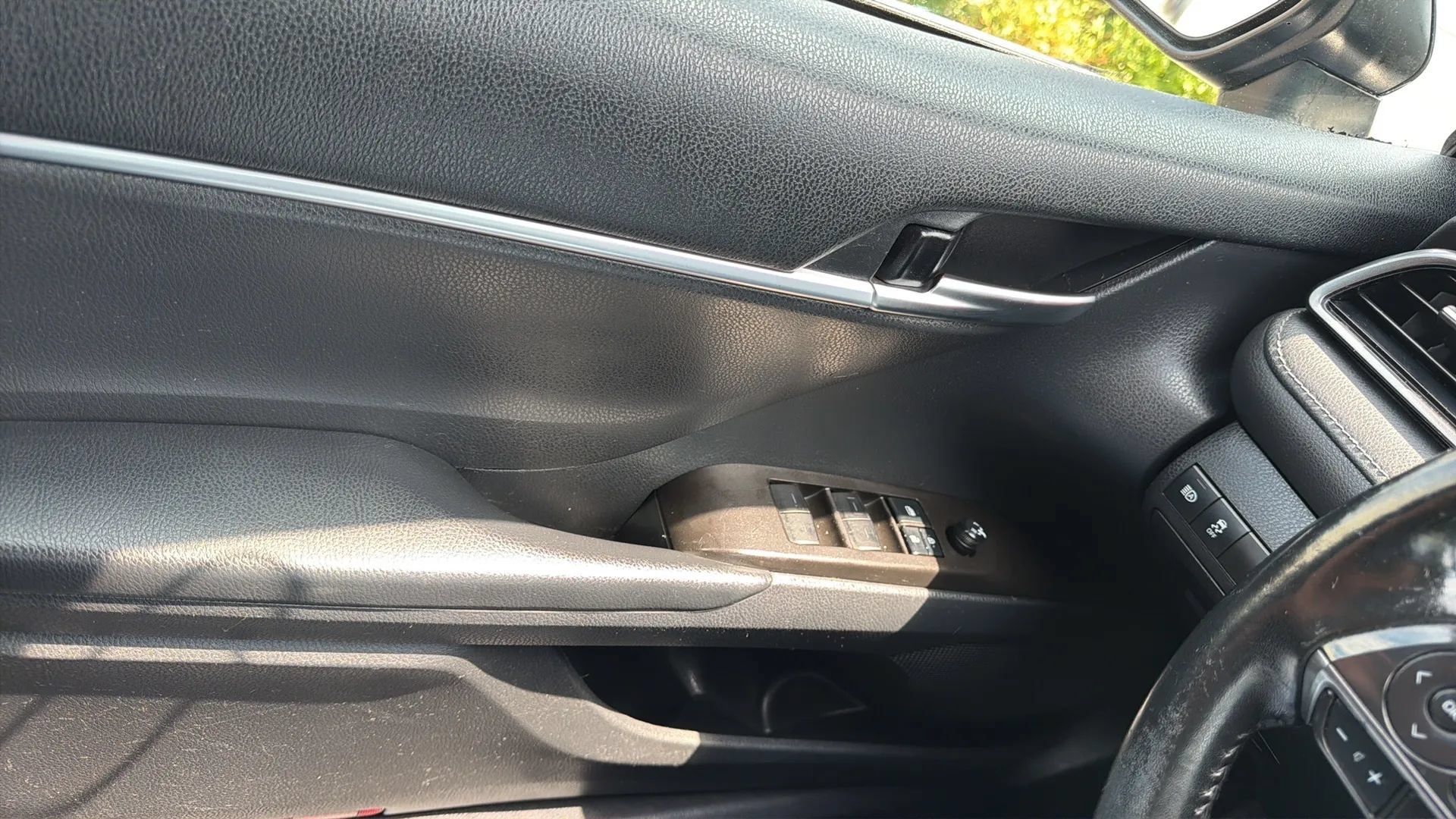 Used 2021 Toyota Camry SE FWD image 22