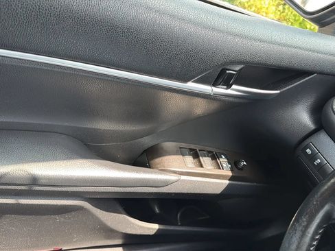 Used 2021 Toyota Camry SE FWD image 22