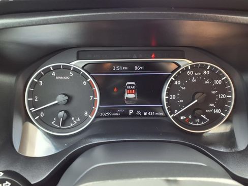 Used 2025 Nissan Rogue SV AWD/4WD image 16