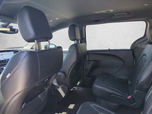 New 2026 Chrysler Pacifica Select image 14