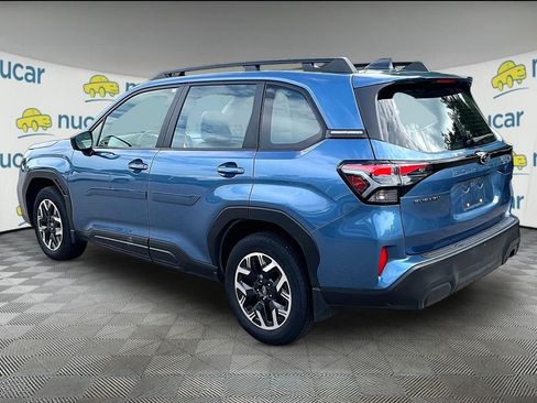 Used 2025 Subaru Forester AWD/4WD image 5