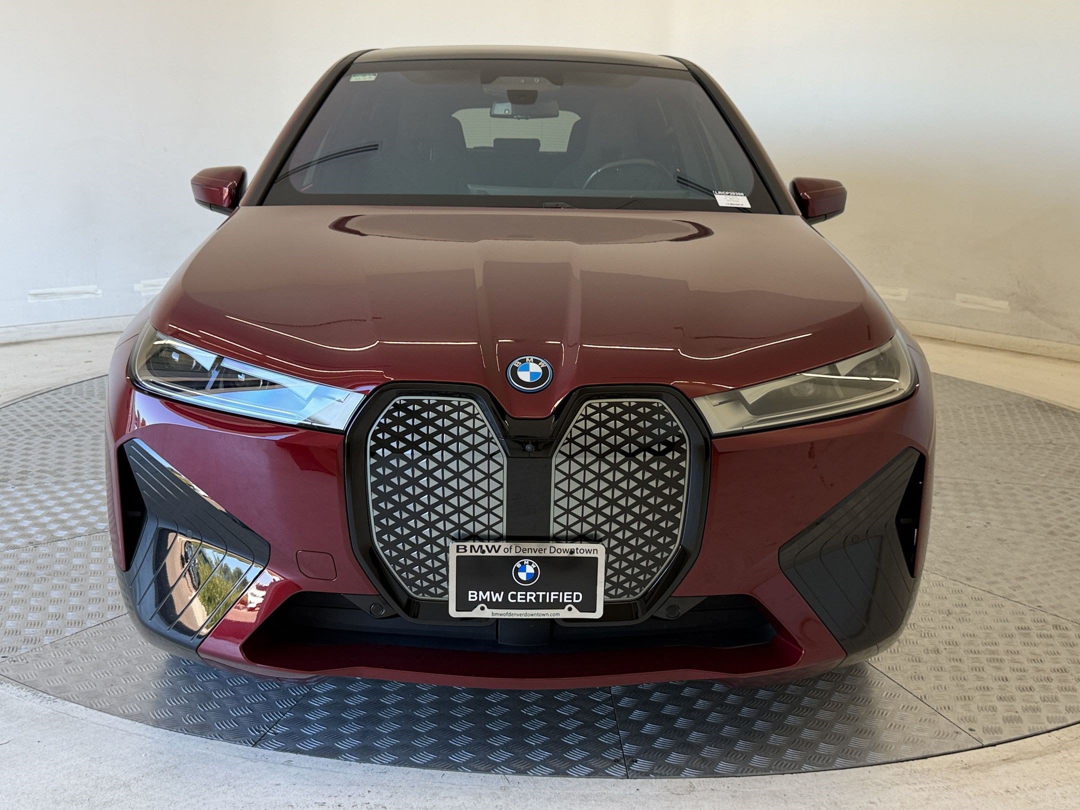 Used 2024 BMW iX xDrive50 w/ Sport Package AWD/4WD image 6