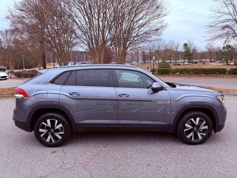 Used 2022 Volkswagen Atlas Cross Sport SE image 12