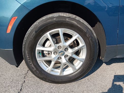 Used 2024 Chevrolet Equinox LS image 2