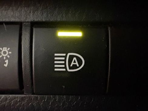 Certified 2020 Toyota RAV4 LE AWD/4WD image 6