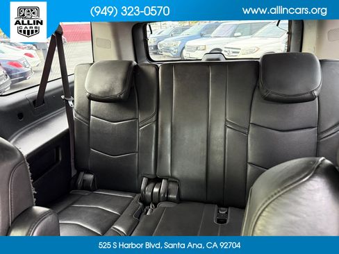 Used 2017 Cadillac Escalade ESV Luxury RWD image 9