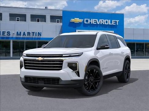 New 2026 Chevrolet Traverse LT w/ Driver Confidence Package AWD/4WD image 6
