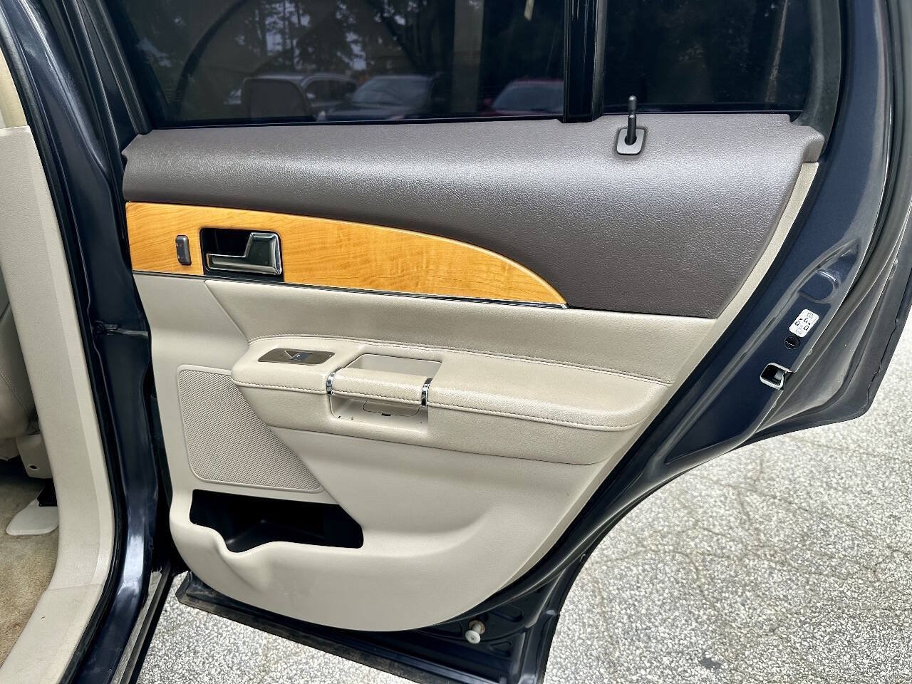 Used 2014 Lincoln MKX AWD w/ Equipment Group 102A image 15